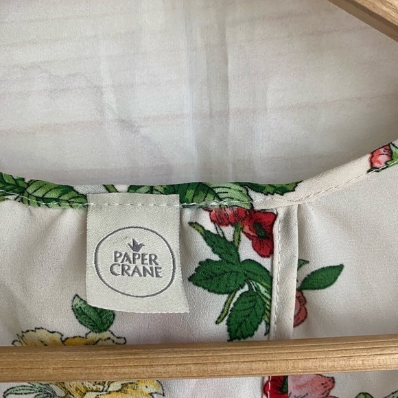 Paper Crane Floral Open Back Top - Picture 2 of 5